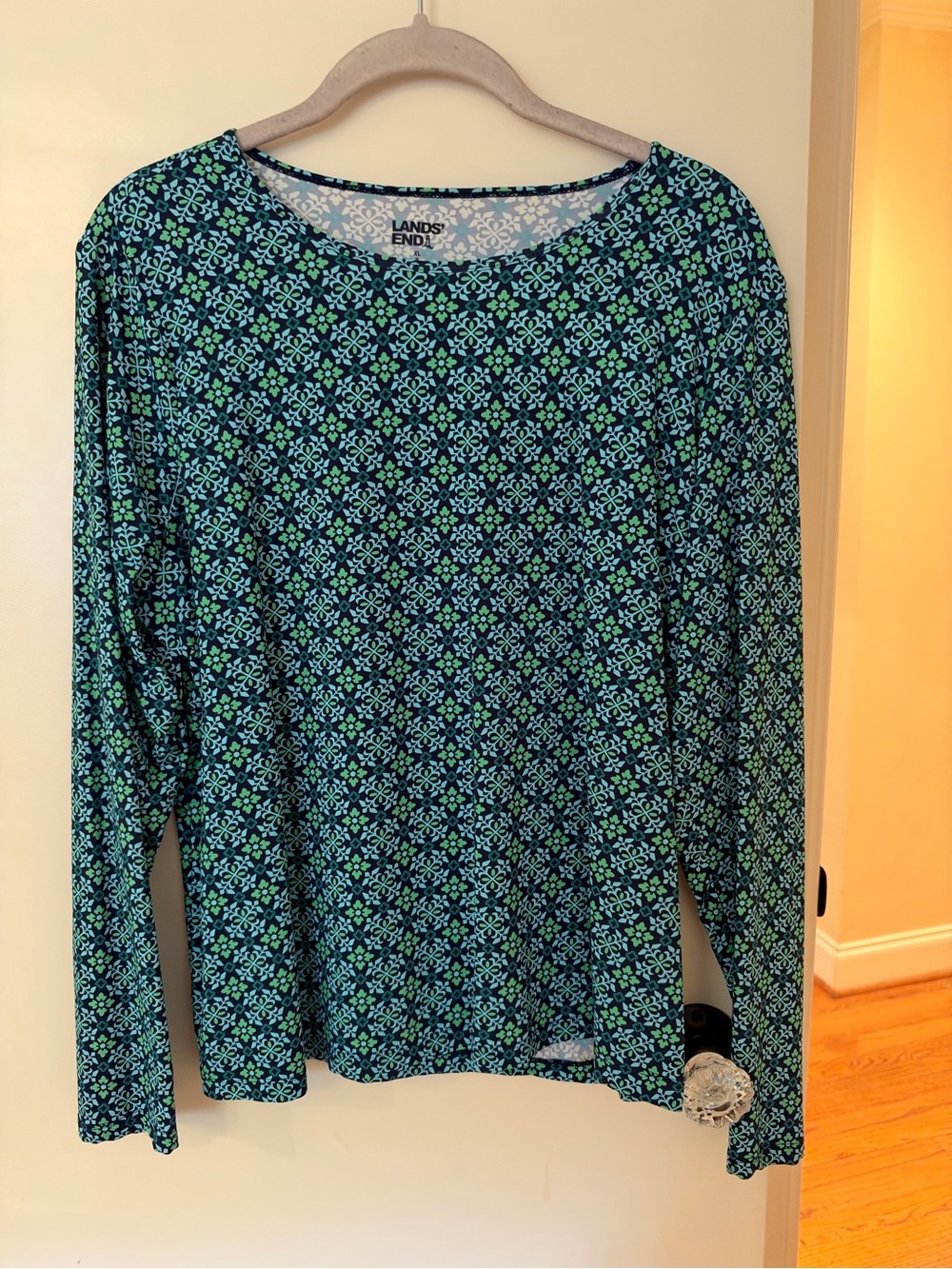 Lands' End Women's Blue Green Patterned Long-Sleeve Top Rash Guard